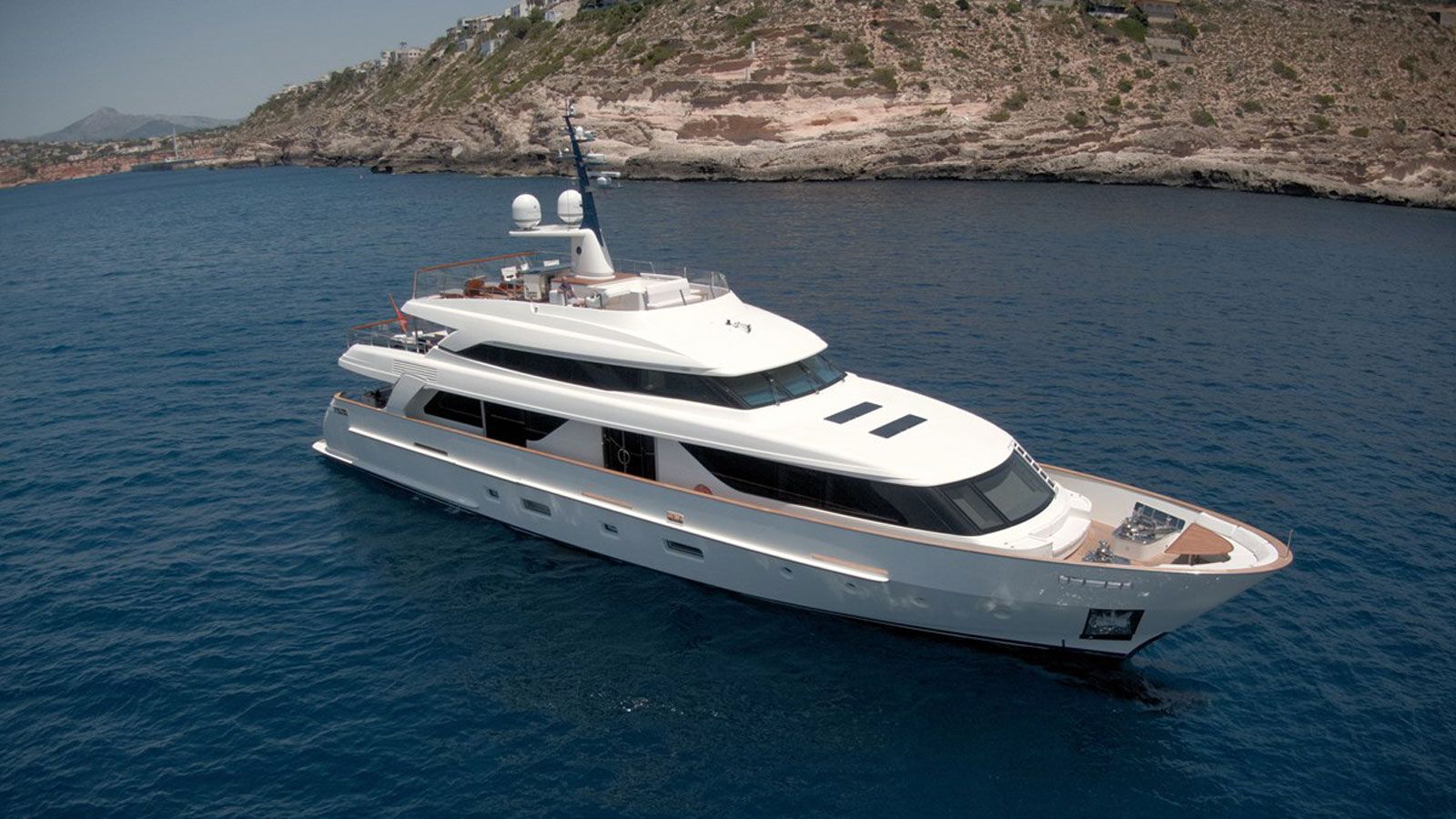 Sanlorenzo motor yacht Piacere sold